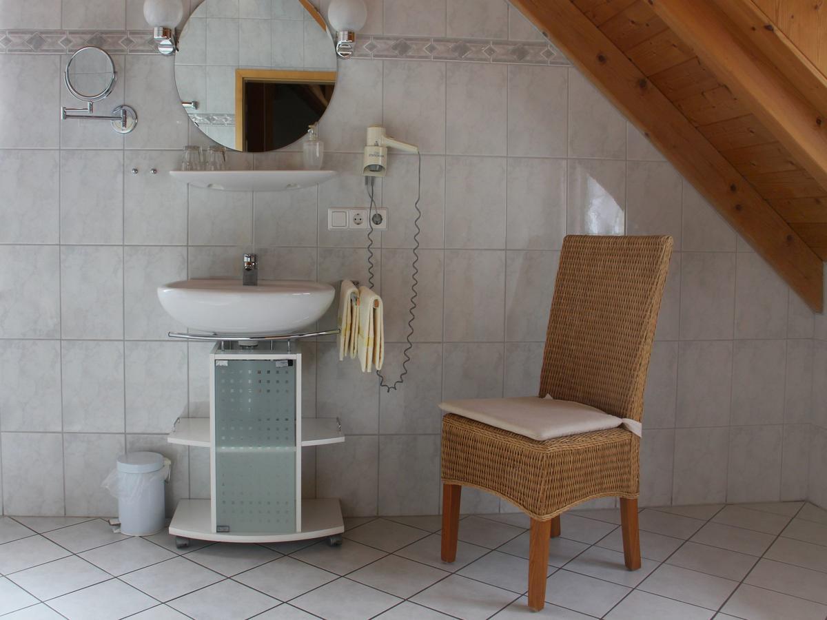 Gasthof Roessle Vogtsburg im Kaiserstuhl Chambre photo