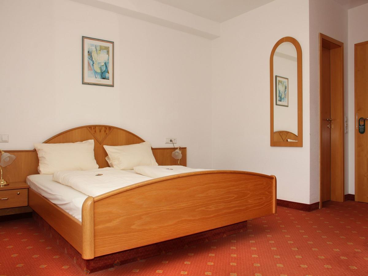 Gasthof Roessle Vogtsburg im Kaiserstuhl Chambre photo
